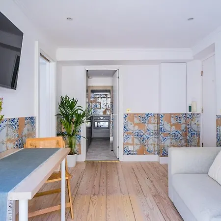 Charming Cozy Mouraria Flat Lisbon